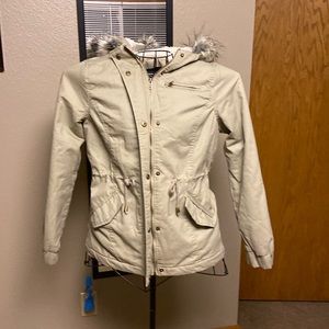 Glamia. medium jacket in Misses. Fits like a womens small.